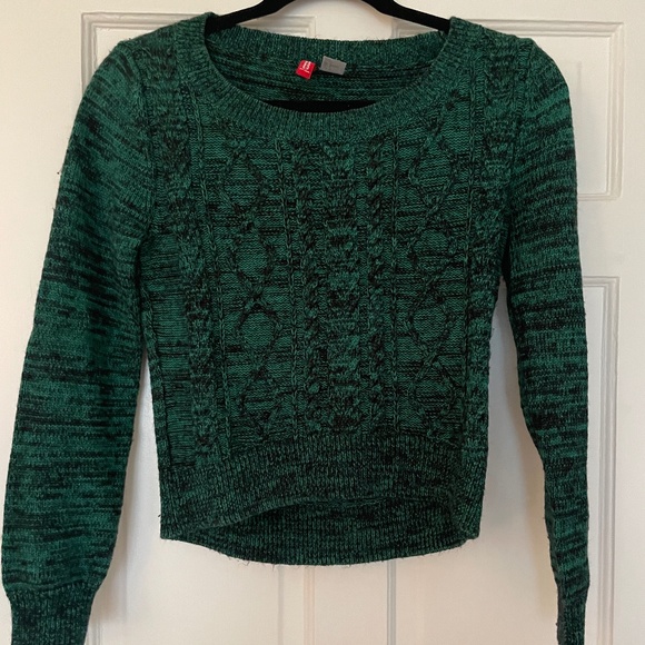 H&M Cropped Sweater | Size 2 - Picture 1 of 3